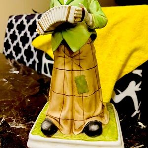 12”Melody in Motion Clown ,(Selling As Is) battery not working nor movement